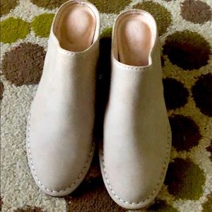 Clarks. Spiced Isla in tan suede. Worn only once.